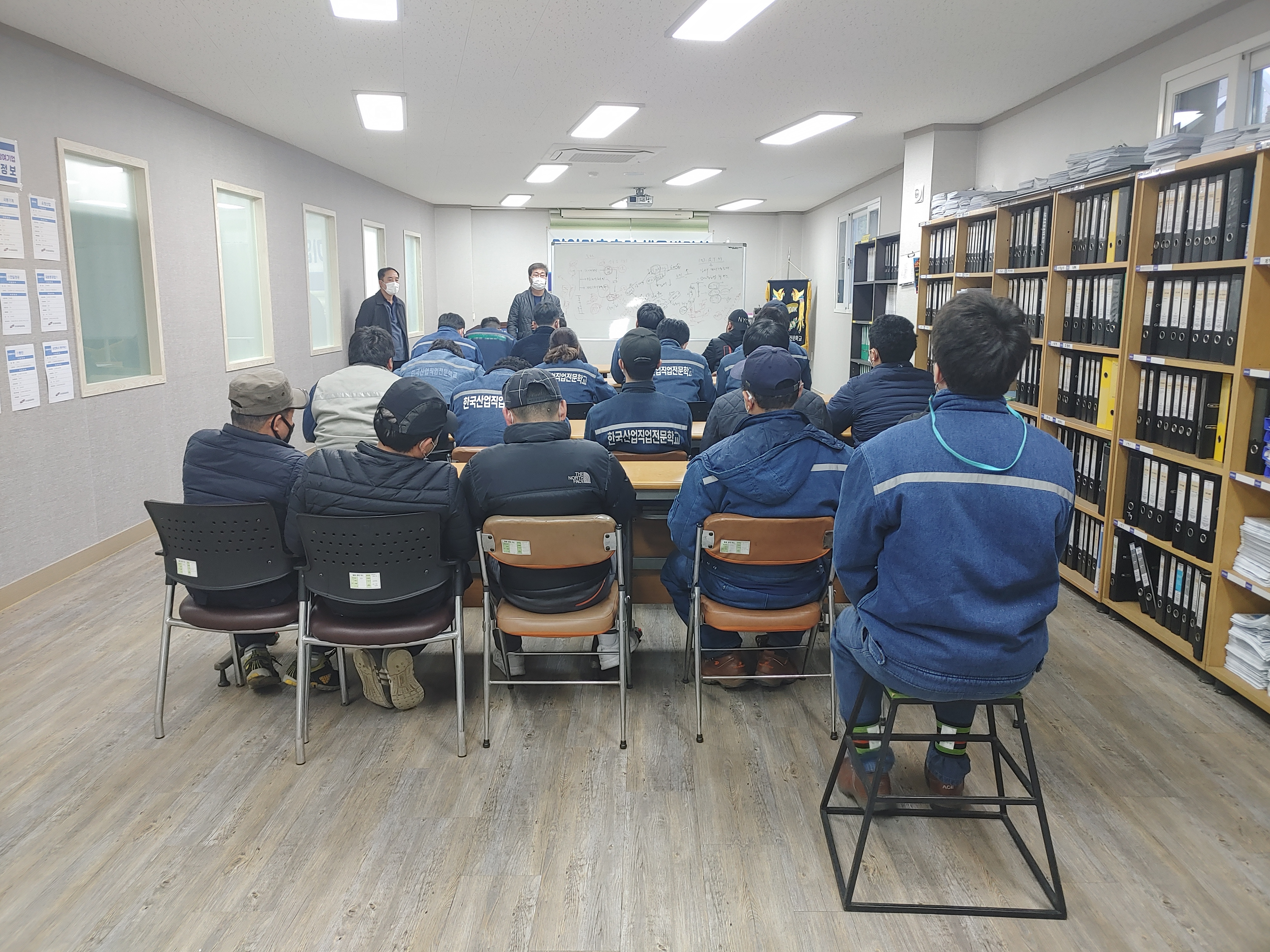 기업맞춤형훈련 채용박람회 실시 